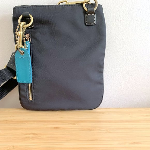 Vintage Small Coach Crossbody Vinyl Bag Turquoise Accents Coach Tag - Picture 3 of 5